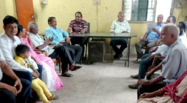 मेडिकल कालेज के संचालन को लेकर धरना प्रदर्शन 