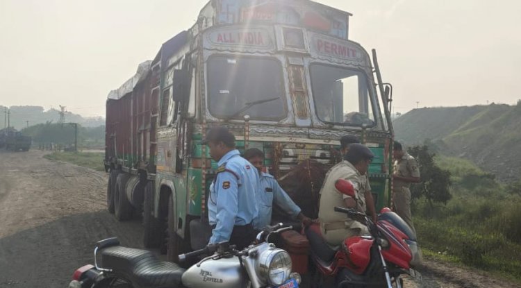 चोरी का कोयला ट्रक जब्त चालक फरार