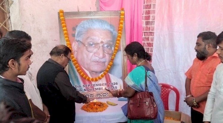 रक्तदान कर अशोक सिंघल को दी गई श्रद्धांजलि 