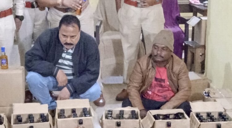 स्कूल में तैयार की जा रही थी नकली शराब 