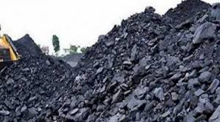 रात के अंधेरे में खान से गायब हो रहे है टनो कोयला 