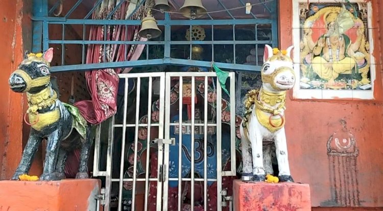 नशेडीयो ने मंदिर में किया हाथ साफ 