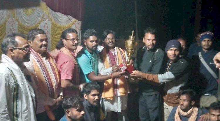 महतो समाज फुटबाल प्रतियोगिता में जमबेरना दूसरी बार प्रथम 