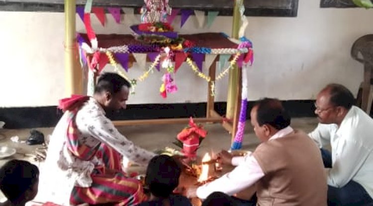 विद्यालयो में गणतंत्र दिवस के साथ माँ सरस्वती देवी की पूजा की गई 