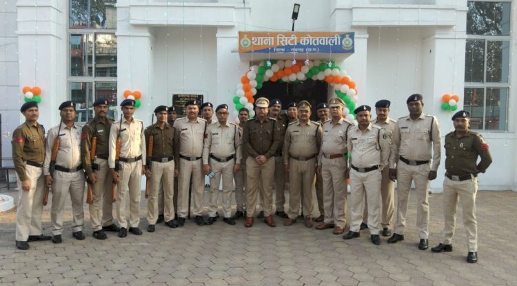 जिले के सभी पुलिस थानो और चौकियों में फहरा तिरंगा 