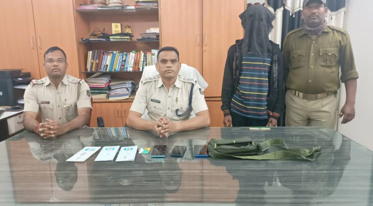 लूटकांड़ के आरोपी पुलिस के शिकंजे में लूट का सामान बरामद 
