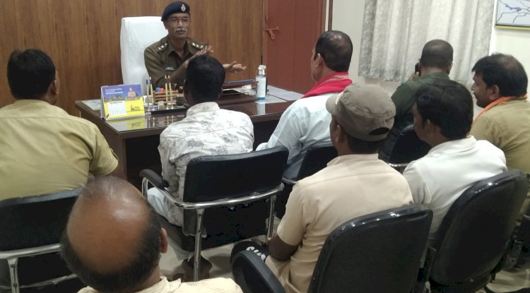 दुर्घटना रोकने के लिए आटोचालको के साथ यातायात विभाग की बैठक 
