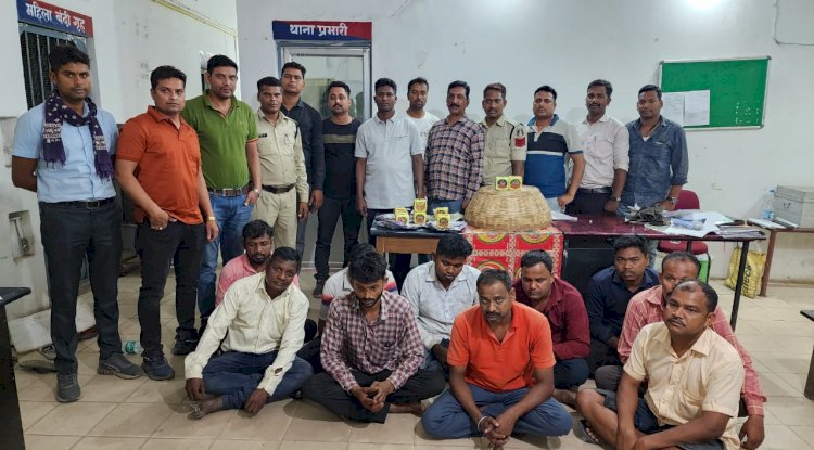 जंगल में जुआ खेलते दस जुआरी गिरफ्तार 