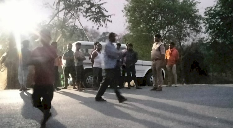 तेज गति और असमान्य तरीके से खड़ी वाहनों पर घरघोड़ा पुलिस की कार्यवाही