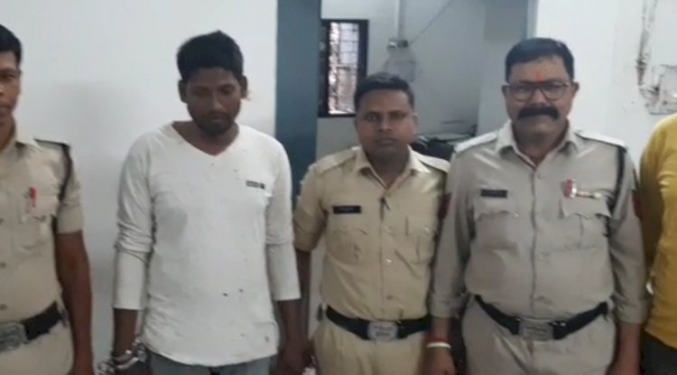 प्रेमीका की हत्या के आरोप में प्रेमी गिरफ्तार 