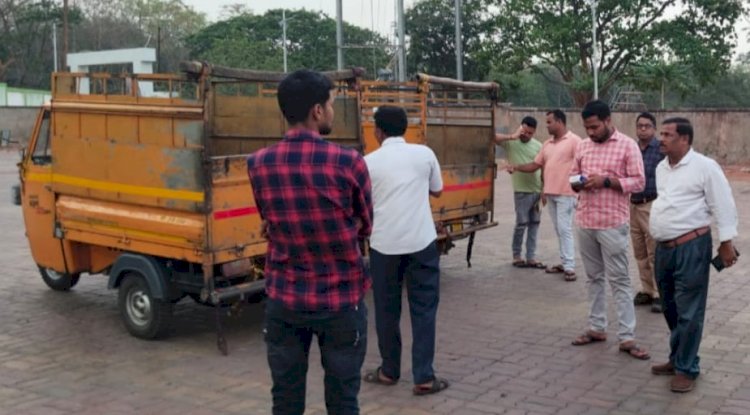 फर्जी नंबर प्लेट लगी आटो रिक्शा जब्त