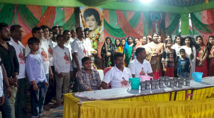सभी भक्तो को सारथी परिवार की ओर से शीतल पेय पिलाई  गई  