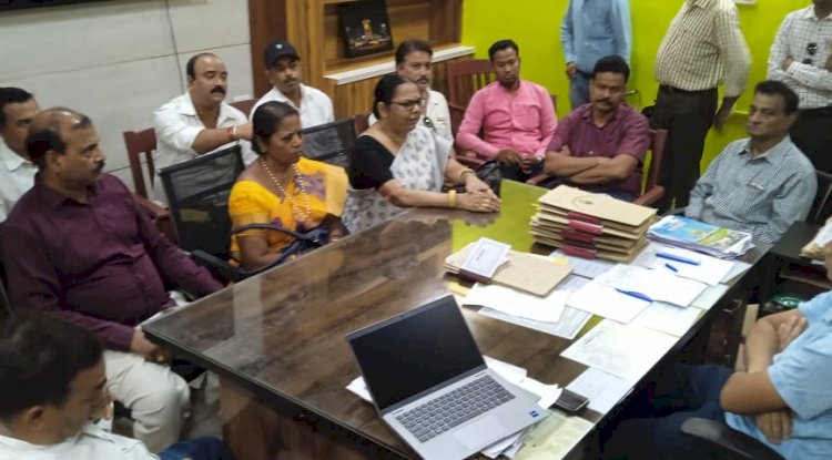 हल्की आंधी में गिरी 30 फिट की प्रतिमा उच्च स्तरीय जांच की मांग 