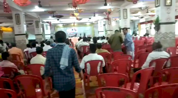 मोदी जी की मन की बात में  कुर्सी रही खाली 