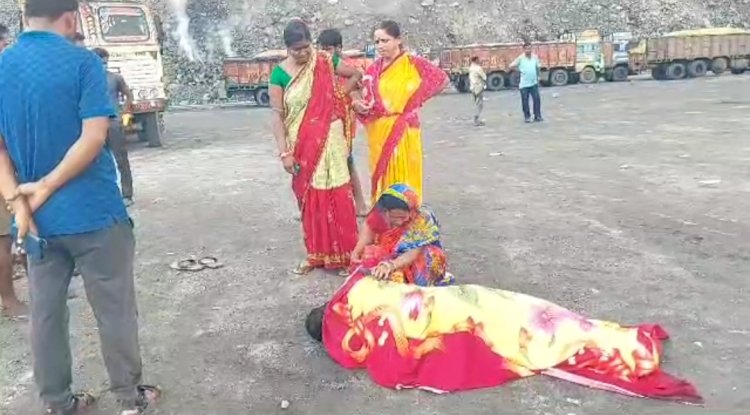 एक ट्रक चालक की दूसरे ट्रक के कुचलने से हुई मौत 
