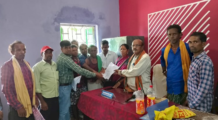 गरीबों को मिलने वाली सरकारी पक्का घर में अनियमितता का आरोप 
