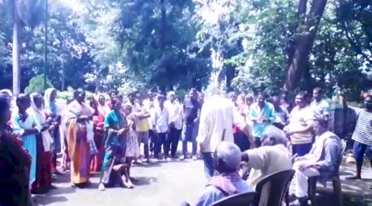 रेलवे से प्रभावित लोगों ने की मुआवजा की मांग, 