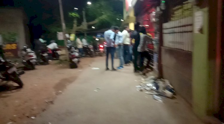 नवरात्रि की शाम जमकर बिकी शराब 