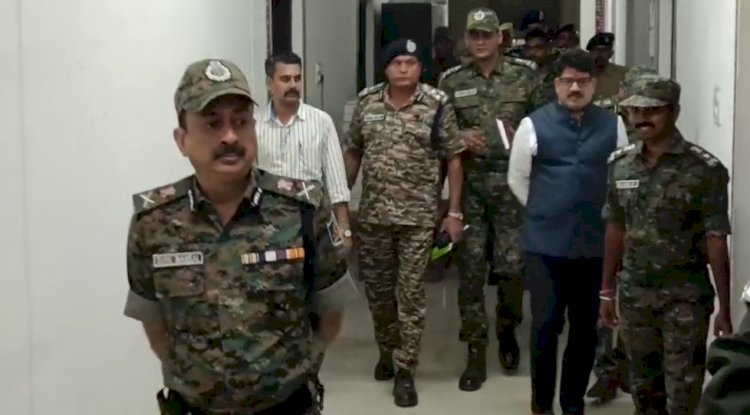 पुलिस महानिदेशक का माओवादी स्थिति की समीक्षा