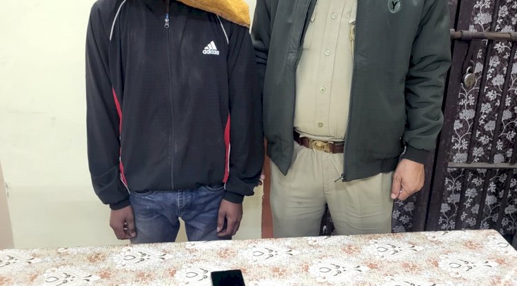 महिला पर चाकू से हमला करने के आरोप में आरोपी गिरफ्तार 