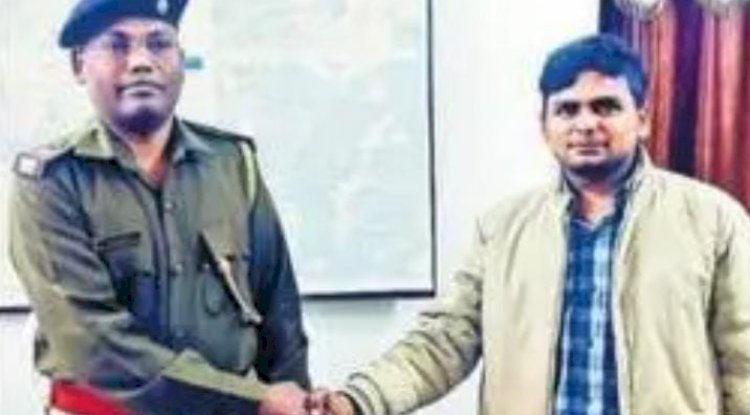  मनोहरपुर थाना में नये थाना प्रभारी ने पदभार संभाला  