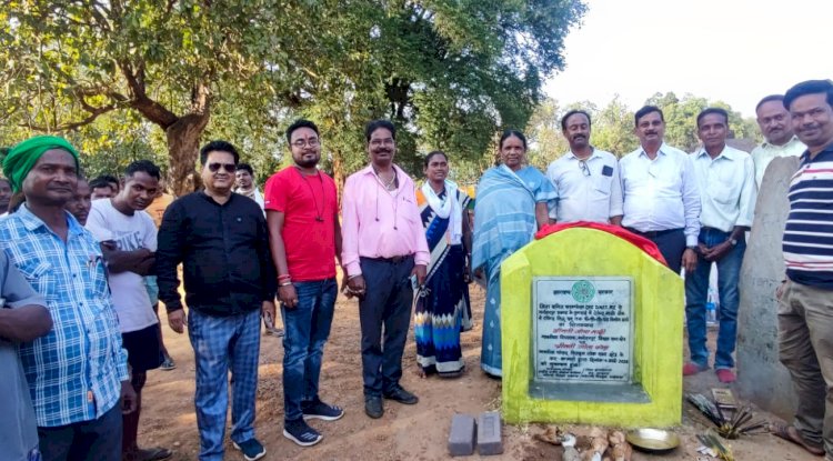 जोबा माझी ने ग्रामीणों के मूलभूत समस्याओं के समाधान का आश्वासन दिया  