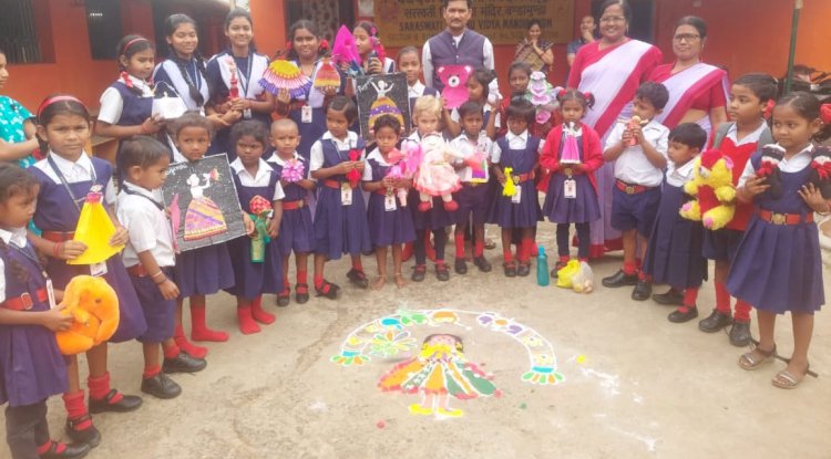 सरस्वती शिशु विद्या मंदिर में मनाई गई गुड़िया दिवस 