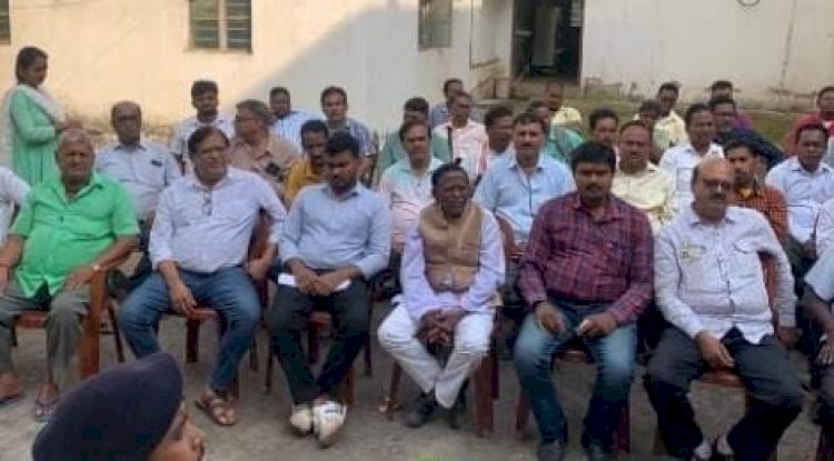 मनोहरपुर थाना में शांति समिति की बैठक संपन्न 