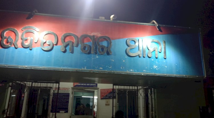 गमछे का फंदा बनाकर युवक ने की आत्महत्या 