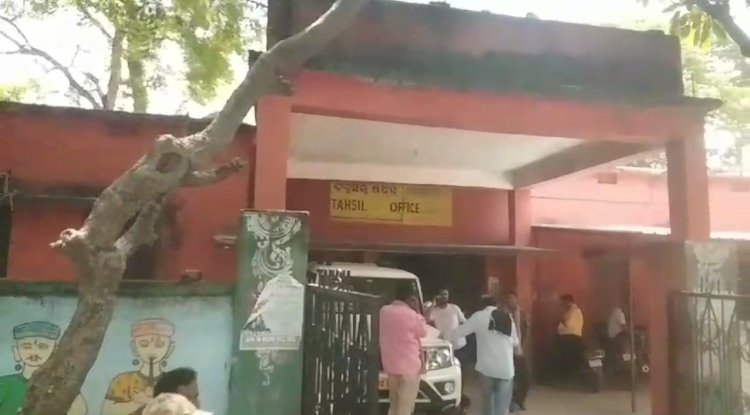 आदिवासियों की जमीन पर अवैध कब्जा की कोशिश 