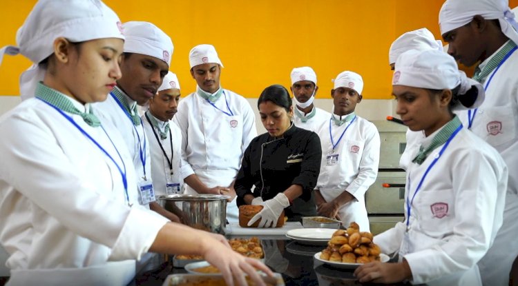 क्षमता निर्माण एवं रोजगार में कार्यरत जिला खनन संस्थान