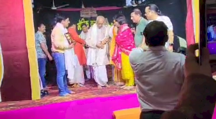 डिवाइन कनेक्शन पुस्तक का लोकार्पण