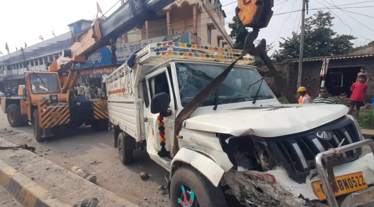 टायर फटने से वाहन दुर्घटना ग्रस्त हुई 
