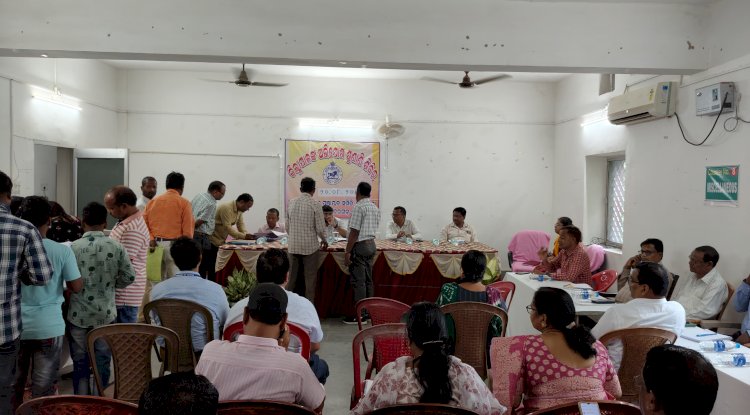 सबडेगा प्रखंड परिसर में संयुक्त लोक शिकायत सुनवाई आयोजित