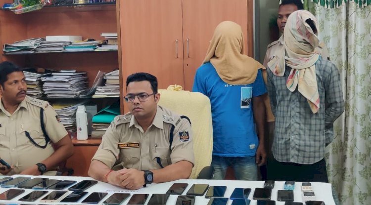 सात मोबाइल चोर चोरी के मोबाइल और नगदी समेत गिरफ्तार 