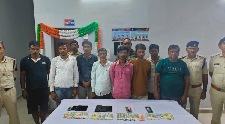 सट्टा रैकेट संचालक समेत 8 गिरफ्तार 