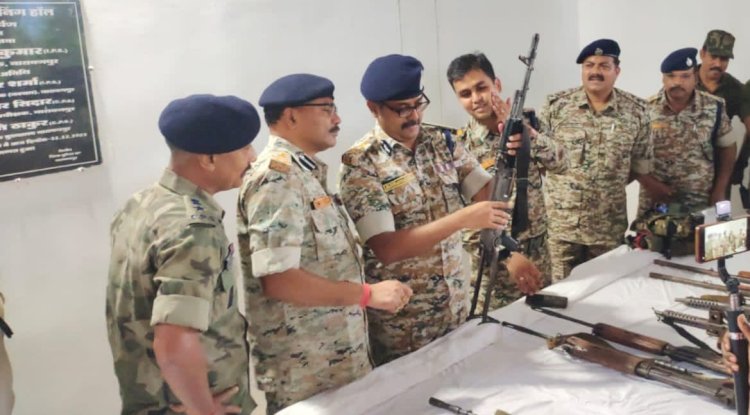 जबाबी हमले में मारे गए तीन इनामी नक्सली 