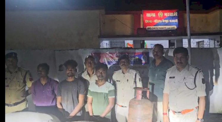 तीन आंगनबाडी़ केंद्र पर हुई चोरी में आरोपी समेत चोरी का सामान बरामद 