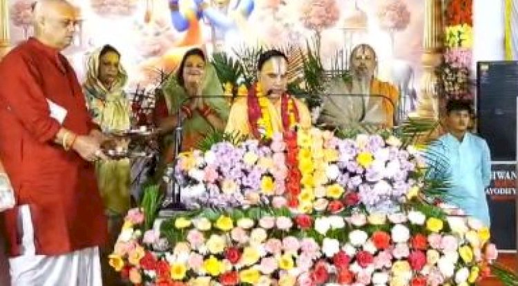 जगतगुरु महाराज से भक्त ध्रुव की कथा सुन मंत्रमुग्ध हुए लोग