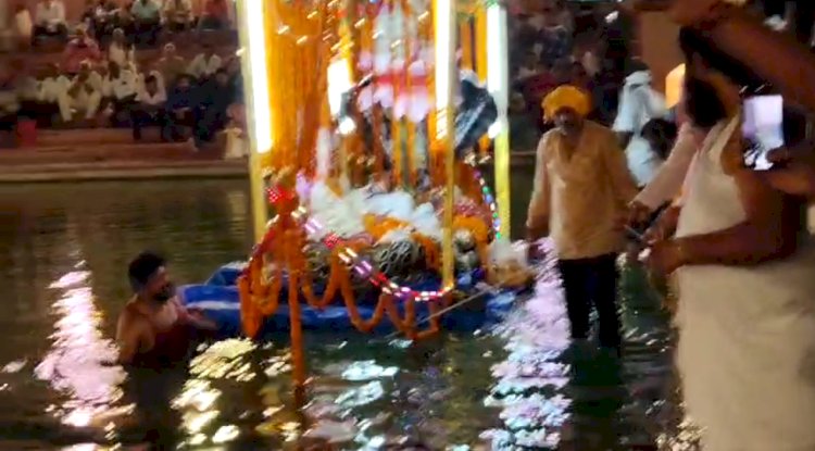 भव्य समारोह में संपन्न हुआ शरत पूर्णिमा का उत्सव 