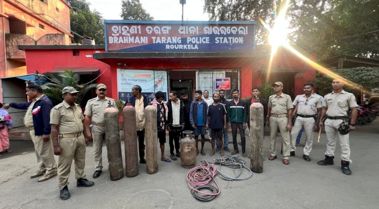 चोरी के सामान  के साथ 9 अभियुक्त गिरफ्तार 