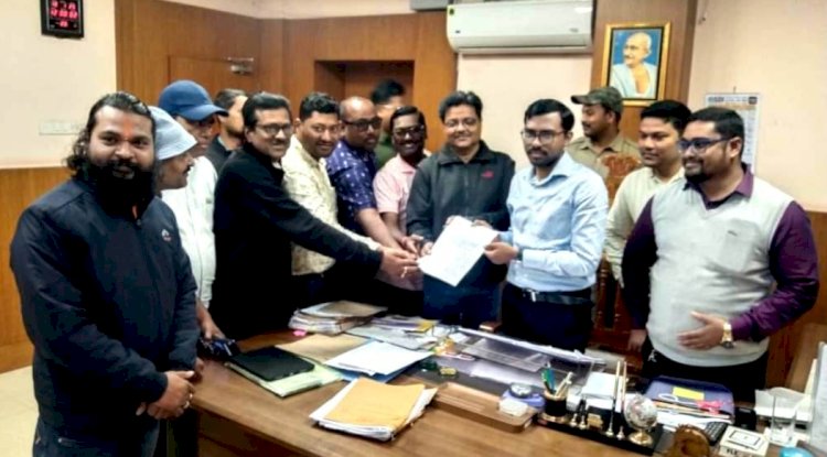 पत्रकारों ने मुख्यमंत्री से कि प्रेस सुरक्षा अधिनियम की मांग 