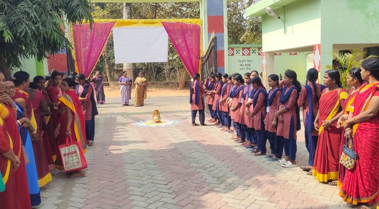 कन्या आवासीय विद्यालय में क़ानूनी जागरूकता कार्यक्रम का आयोजन 