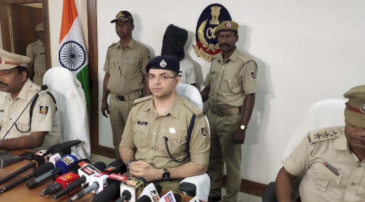 बैकों में ताक लगाकर नकदी लूटने वाले गिरोह का पर्दा फास 