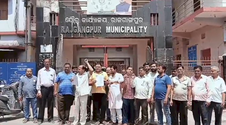 नगरपालिका द्वारा चार गुणा किराया बढ़ाये जाने से किरायदारोंं में आक्रोश 