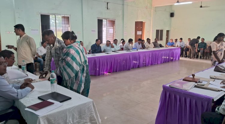 कुतरा ब्लॉक परिसर में संयुक्त लोक शिकायत सुनवाई आयोजित