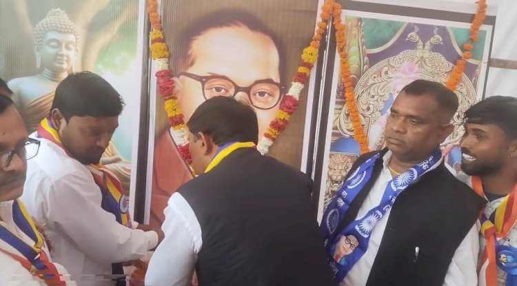 अयोध्या में बाबा साहेब भीमराव अंबेडकर की जयंती धूमधाम से मनाई गई 