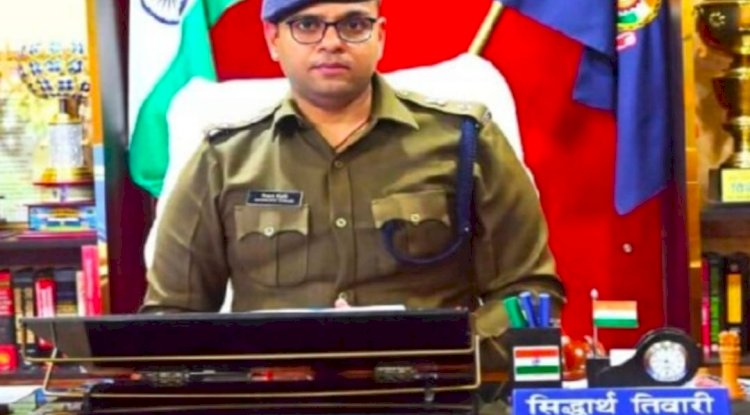 जन प्रतिनिधियों के साथ अभद्र व्यवहार करने पर थाना प्रभारी और प्रधान आरक्षक निलंबित 