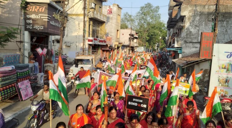 सेना के सम्मान में नारी शक्ति मैदान में