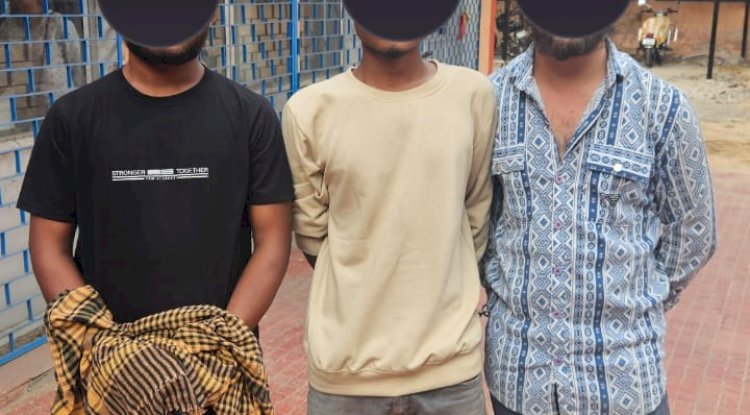 घर में चोरी करने के आरोप में तीन गिरफ्तार 